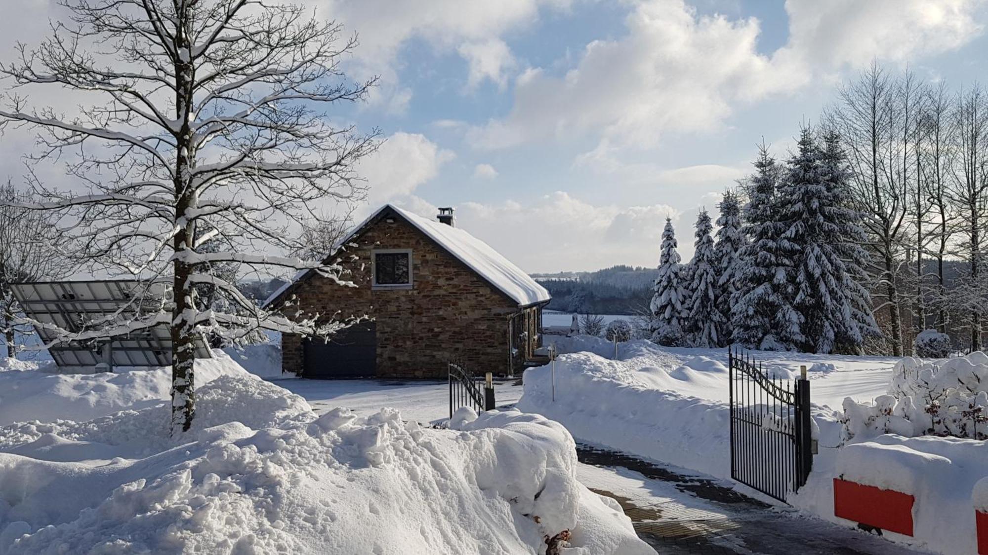 Sixine House Villa Ovifat Exterior photo